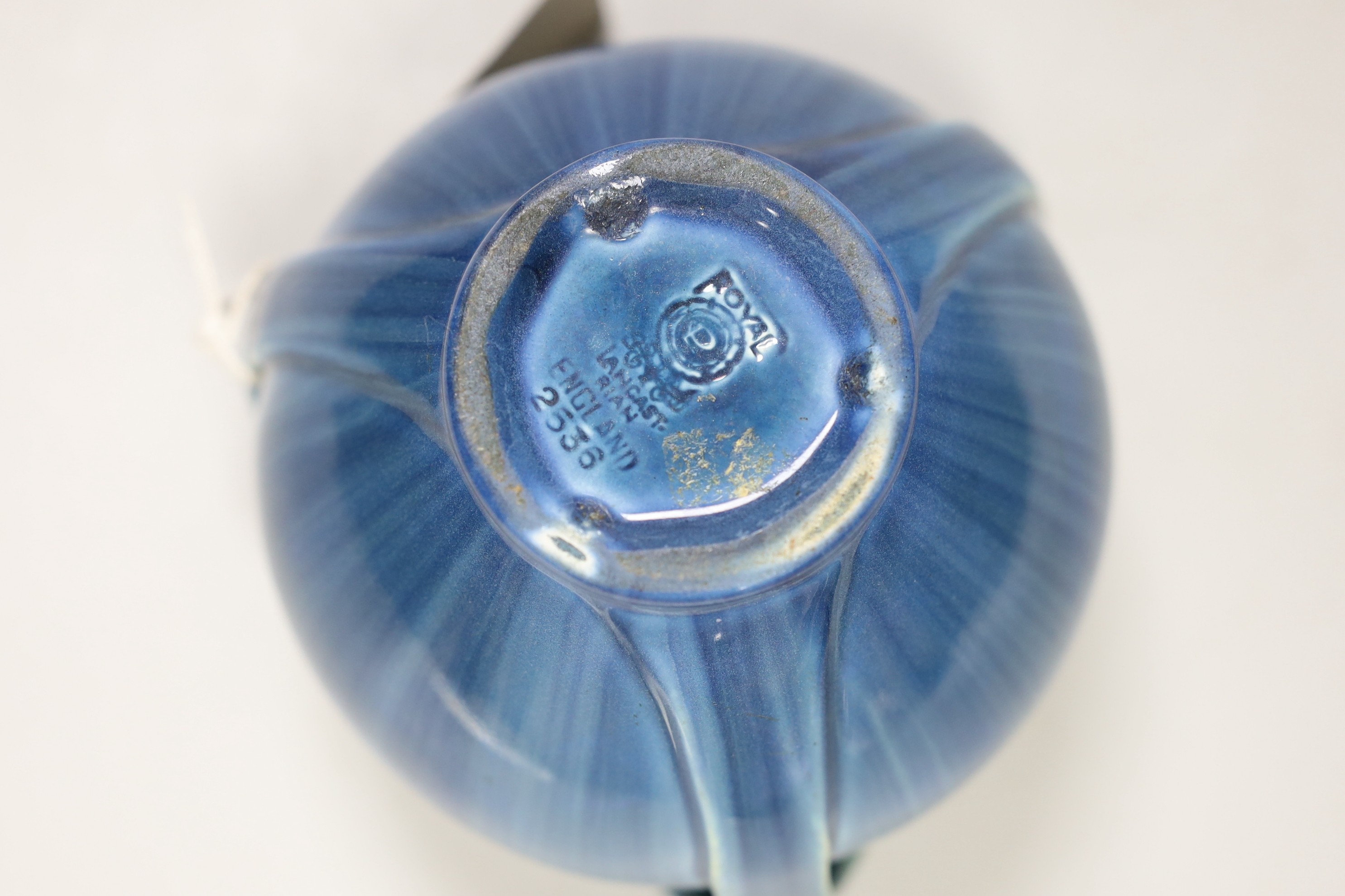 A Pilkingtons Royal Lancastrian vase, numbered 2536. 11cm